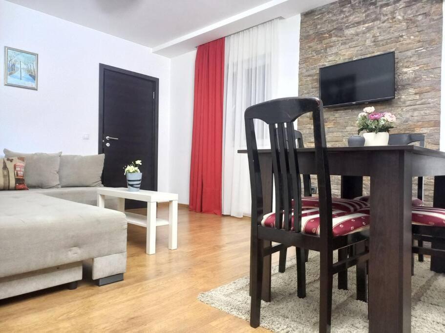 Ledine 2Br Airport Accommodation W/Free Private Parking المظهر الخارجي الصورة